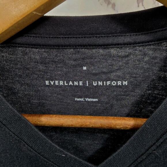 Everlane T Shirt Mens Medium Black Short Sleeve V Organic Cotton Tee Uniform - Picture 3 of 9